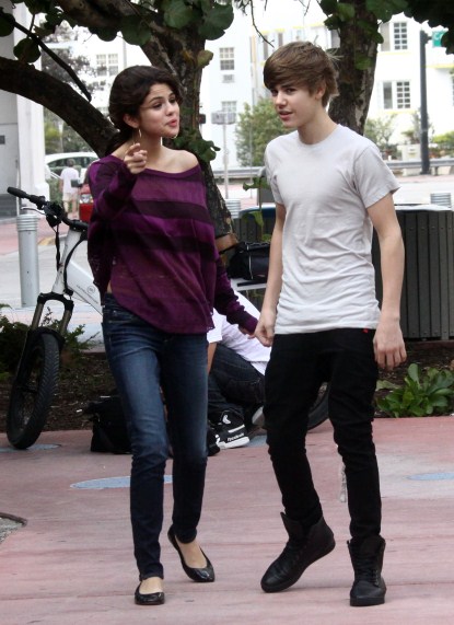 justin bieber and selena gomez dating proof. justin bieber and selena gomez