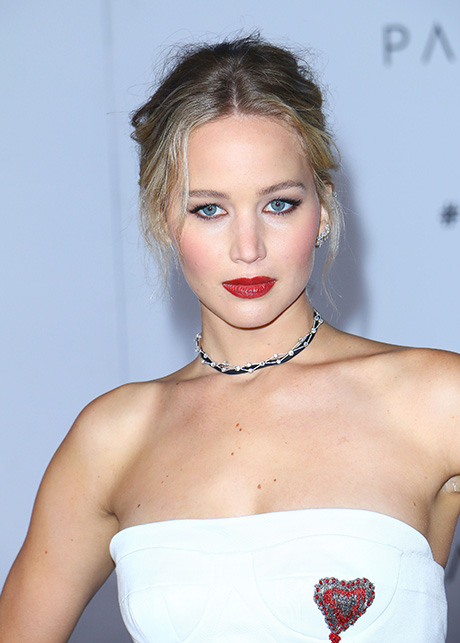 Jennifer Lawrence’s Family Embarrassed By Her Relationship With Much Older Boyfriend Darren Aronofsky?