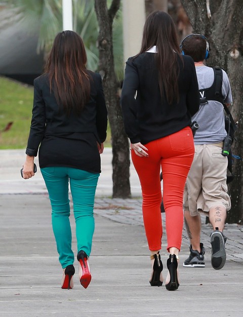 Kim & Khloe Film Their Reality Show In Miami