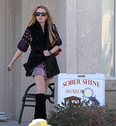Lindsay Lohan Receives Award For Being Sober