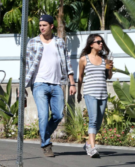 Mila Kunis To Give Up Career For Ashton Kutcher And Baby 0218