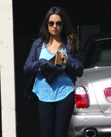 Demi Moore Rushing To Be Married Before Ashton Kutcher, Mila Kunis 0219