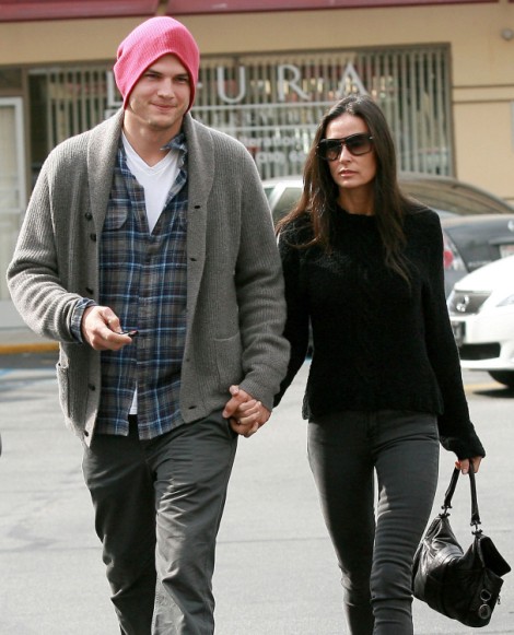 Ashton Kutcher Files For Divorce From Demi Moore! Finally! 1221