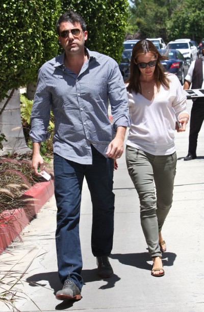 Jennifer Garner Pregnancy Confirmed? Couple Spotted At Medical Center (PHOTOS) 0717