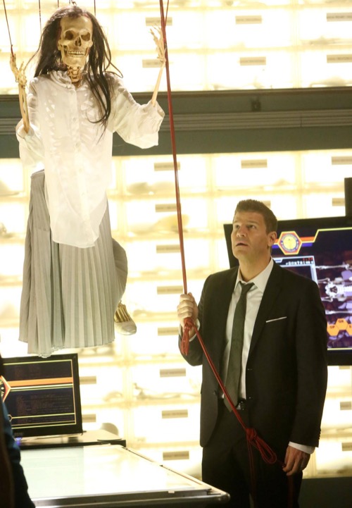 Bones Recap Fisher Returns Bones Sick Season 11 Episode 17 The Secret In The Service Celeb Dirty Laundry