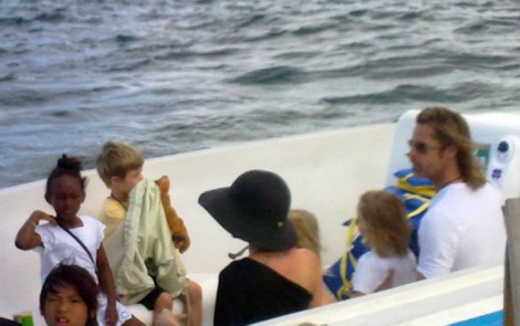 Brad Pitt, Angelina Jolie Vacation In Caribbean With Kids And 12 Nannies 1228