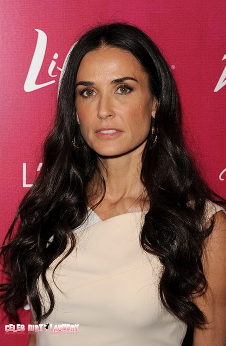 Demi Moore To Out Ashton Kutcher In Tell All Book