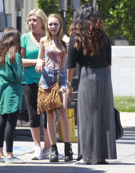 Looks Just Like Her Mom! First Pics Of Lily-Rose Depp Since Her Parents' Split (Photos) 0708