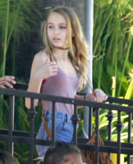 Looks Just Like Her Mom! First Pics Of Lily-Rose Depp Since Her Parents' Split (Photos) 0708