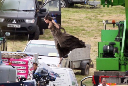 First Pics Of Angelina Jolie On The Set Of Maleficent (Photos) 0626