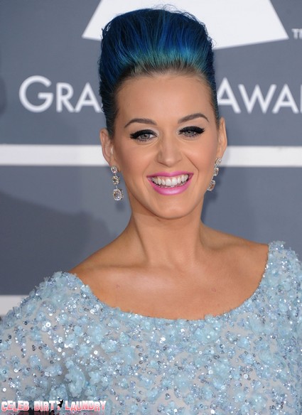 Katy Perry Thinks She Sees A UFO - Was It Russell Brand?