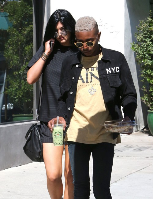 Kylie Jenner Engaged Jaden Smith Proposes Kylie Shows Off Engagement