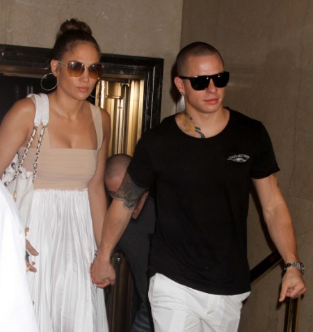 Jennifer Lopez Casper Smart Break Up Will Happen Soon; Singer Tired Of Babysitting 0804
