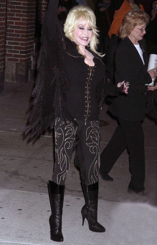 Dolly Parton: Sorry, Ladies- I’m not Gay! Dolly Parton: Sorry, Ladies- I’m not Gay!