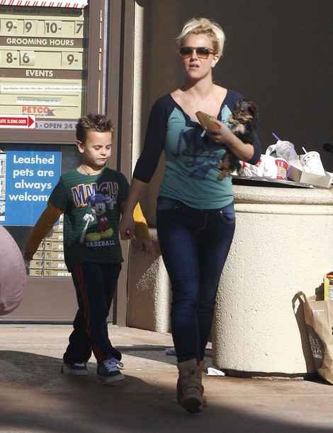 Report: Britney Spears Leaves Jason Trawick - Moves Out Of Her Home