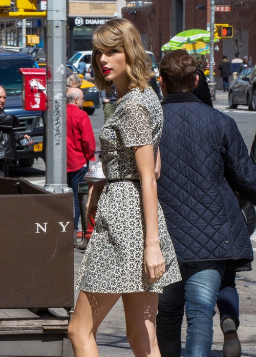 Taylor Swift Lunch Date With Cara Delevingne To Spite Selena Gomez ...