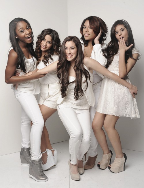 Fifth Harmony Sings "Christmas" The X Factor Finale 12/20/12 (Video)