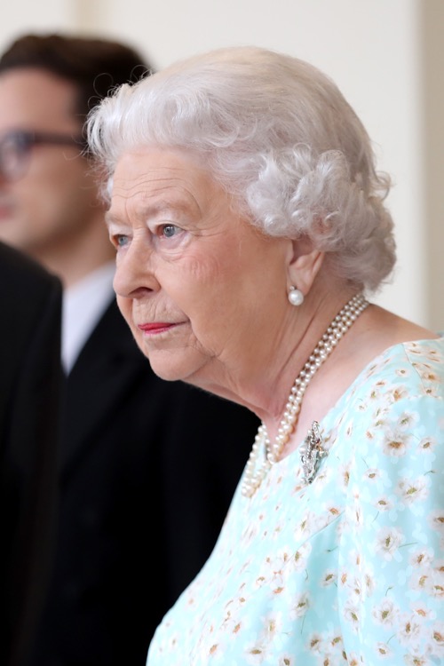 Queen Elizabeth Irritated With Prince William and Kate Middleton’s Staff - Lack of Professionalism Damaging Royals