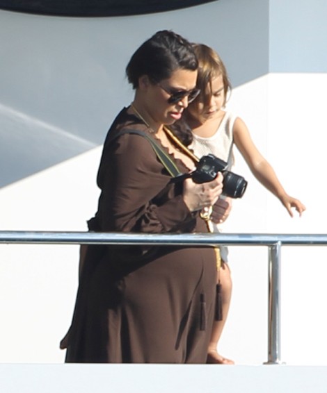 Kim Kardashian Look-Alike Used In Ray J Video - Can He Deny Who It's About Now? 0429
