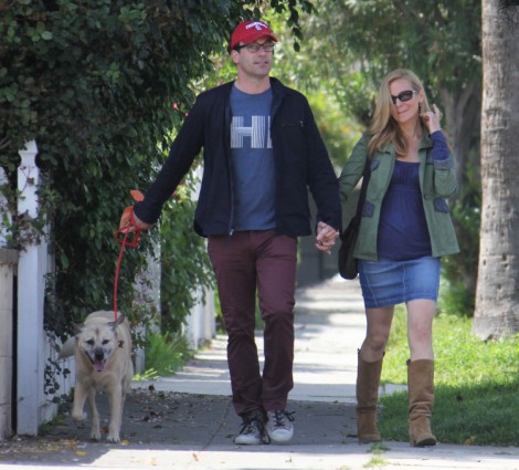 Jon Hamm And Jennifer Westfeldt Take His Junk And Their Dog For A Walk (Photos) 0402