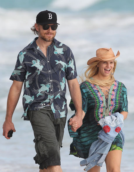 Jessica Simpson's Terrifying Miscarriage Scare While On Vacation Jessica Simpson's Terrifying Miscarriage Scare While On Vacation