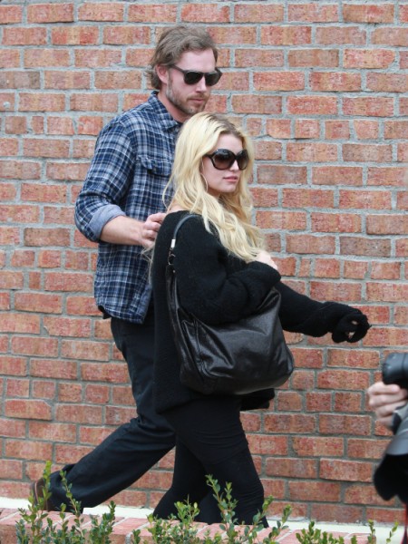 Jessica Simpson's Eating For Four Again, Back To Sodas And Fried Foods 1213