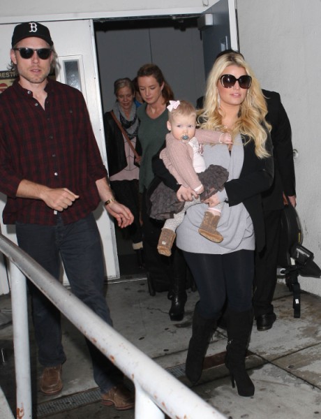 Jessica Simpson Rushing To Get Married Before Second Baby Born! 1220