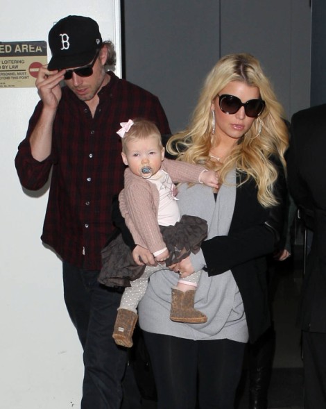 Jessica Simpson Rushing To Get Married Before Second Baby Born! 1220