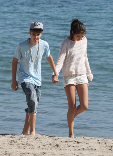 Justin Bieber And Selena Gomez Break Up Because Of Crazy Schedules - And Models (Photos) 1110