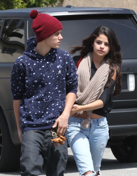 Justin Bieber And Selena Gomez Back Together - Meet Up For Hotel Date! 1112