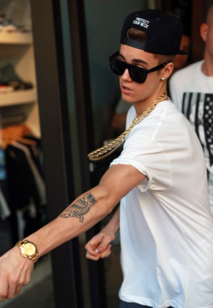 Justin Bieber Smokes Pot All Day Long, Acts Like A Brat, Claims Source 1224