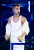 Justin Bieber Banned From Vienna Nightclub For Groping Girls 0401