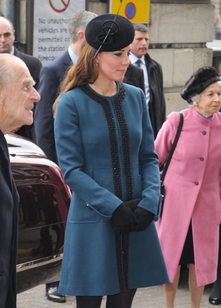 Queen Elizabeth Forcing Kate Middleton To Work More - Pushy Or Practical? (Photos) 0320