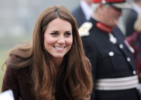 Kate Middleton Orders Family To Stop Embarrassing Her! 0331