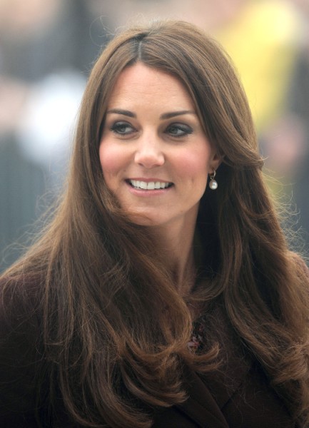 Kate Middleton Orders Family To Stop Embarrassing Her! 0331