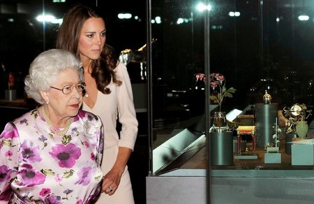 Kate Middleton’s Push Present From Queen Elizabeth: Prince William Will Be The Next King! 