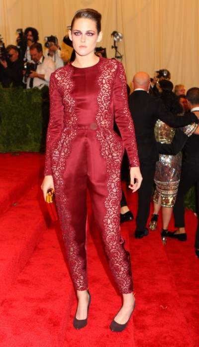 Kristen Stewart: High Or Bored At Met Gala? Falls Asleep On Way There With Cameron Diaz 0507
