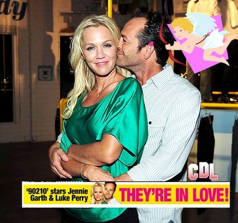 Hollywood Hookup: Luke Perry and Jennie Garth Are So In Love!