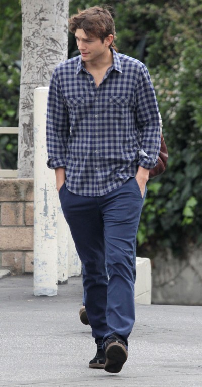 Demi Moore, Ashton Kutcher Divorce Going To Trial, Demi's Tired Of Ashton Using Her! 0306