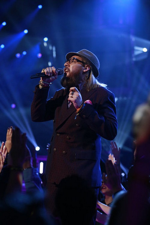 Nicholas David Sings "End Of The Road" The Voice 12/18/12 (Video)