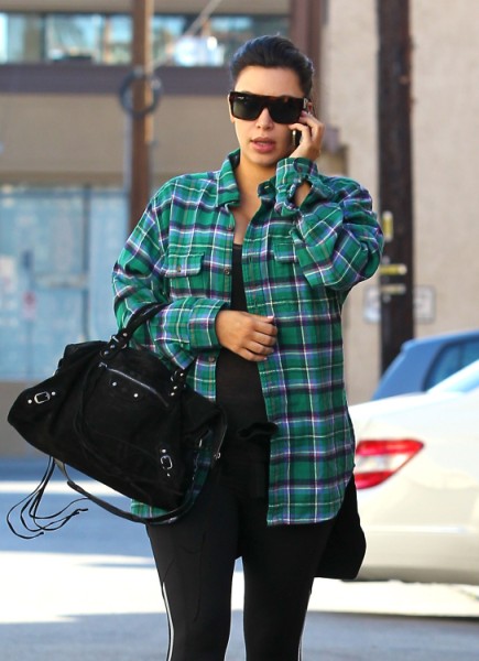 Kim Kardashian Lying About Pregnancy Weight Gain, Claims To Only Be 140 Pounds 0326