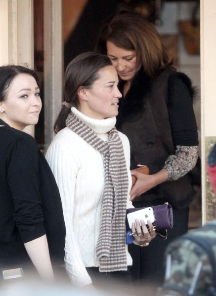 Pippa Middleton Kisses Her Commoner In Public For First Time, Could Wedding Bells Be Next? 0312