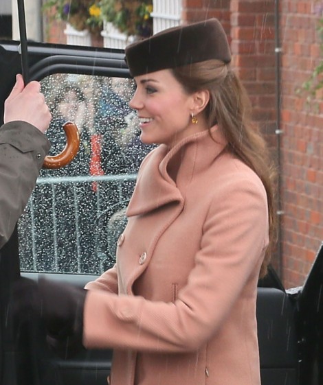 Kate Middleton Recycles Same Green Coat For Same Event Two Years In A Row - Lazy Or Cute? 0317