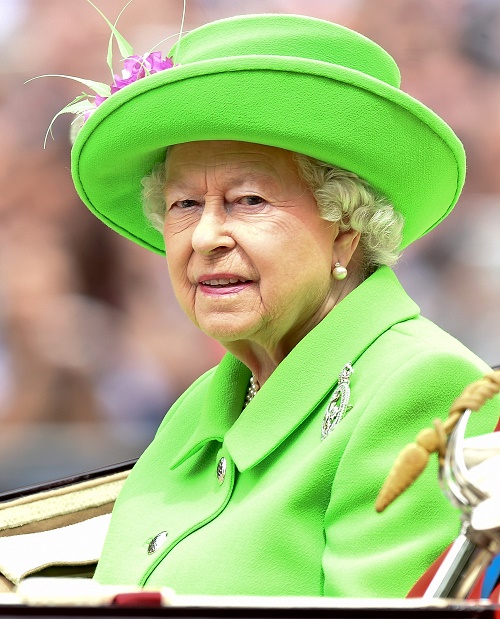 Queen Elizabeth Refuses To Abdicate, Doesn’t Think Prince Charles Is Fit To Be King