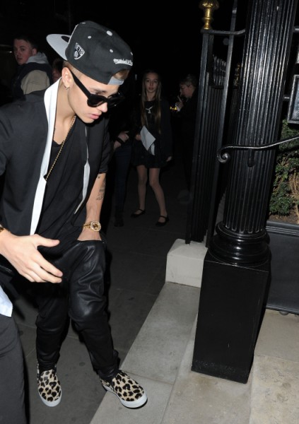 Justin Bieber Throws Tantrum Over Late Concert, Singer Going Off The Rails, Claims Sources 0306