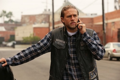 Charlie Hunnam Plans Surprise Return To ‘Sons Of Anarchy’ Spin Off ‘Mayans MC’: Reprises Role As Jax Teller?