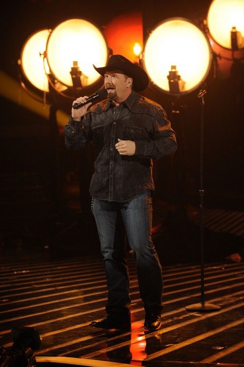 Tate Stevens Sings "Please Come Home For Christmas" The X Factor Finale 12/20/12 (Video)