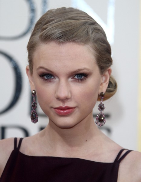 Taylor Swift: Golden Globes Worst Loser And Punchline, Not Her Best Night? 0114