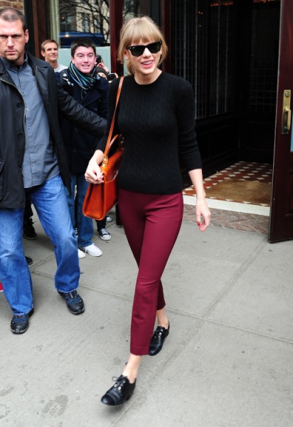 Harry Styles Rips On Taylor Swift, Calls Her A Pain In The A**! (Video) 0421