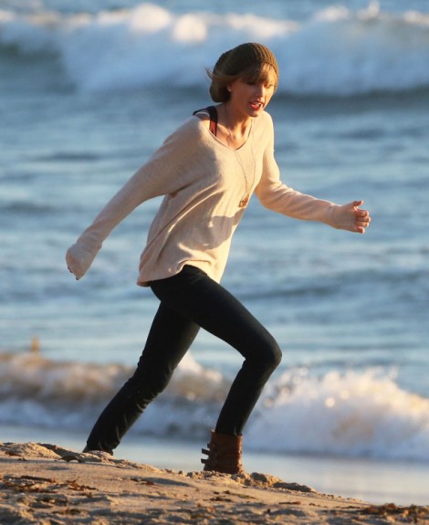 Taylor Swift Mocks Harry Styles AGAIN In Music Video, Why Won't She Move On? 0213